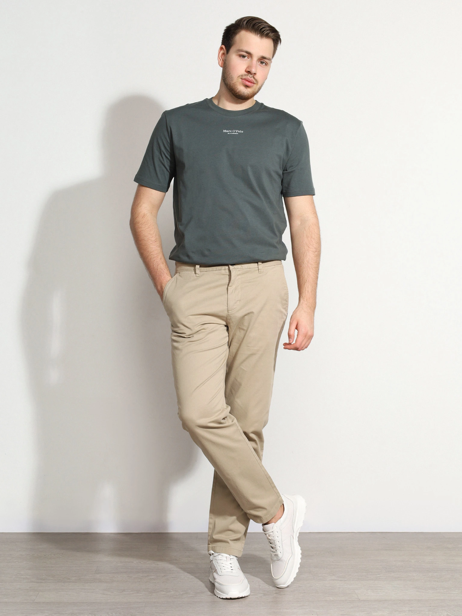 Футболка темно-зеленого цвета из хлопка